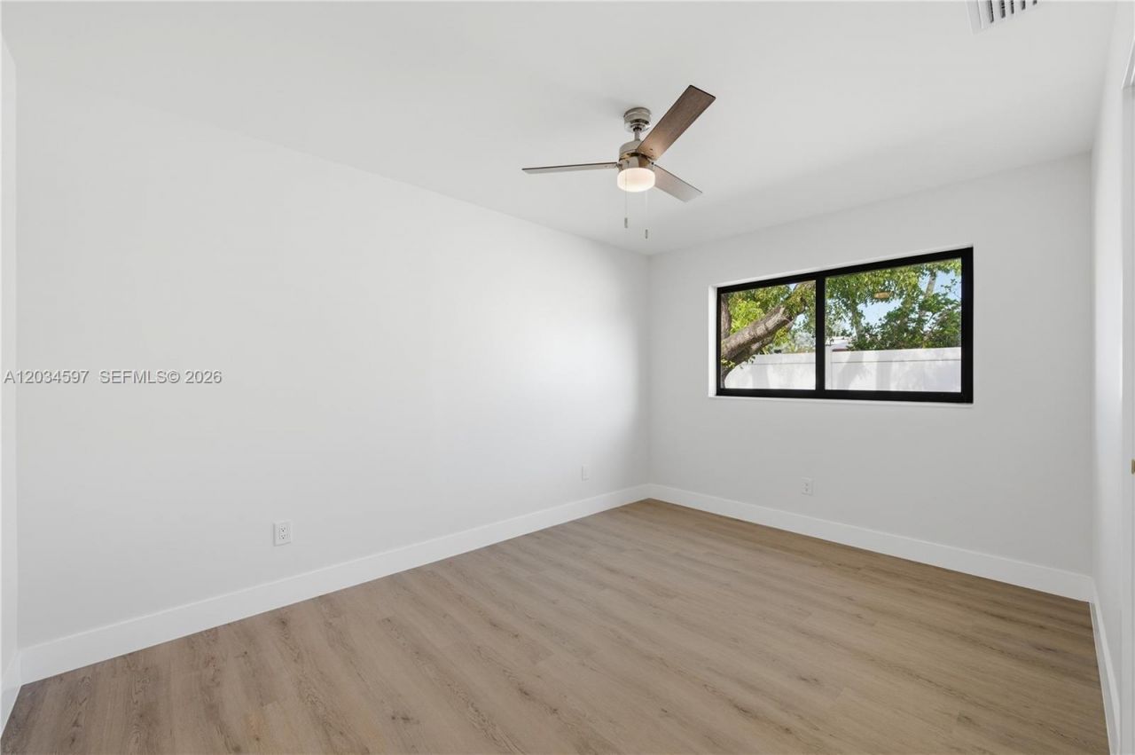 2731 NE 52nd St , Lighthouse Point, FL 33064 Photo