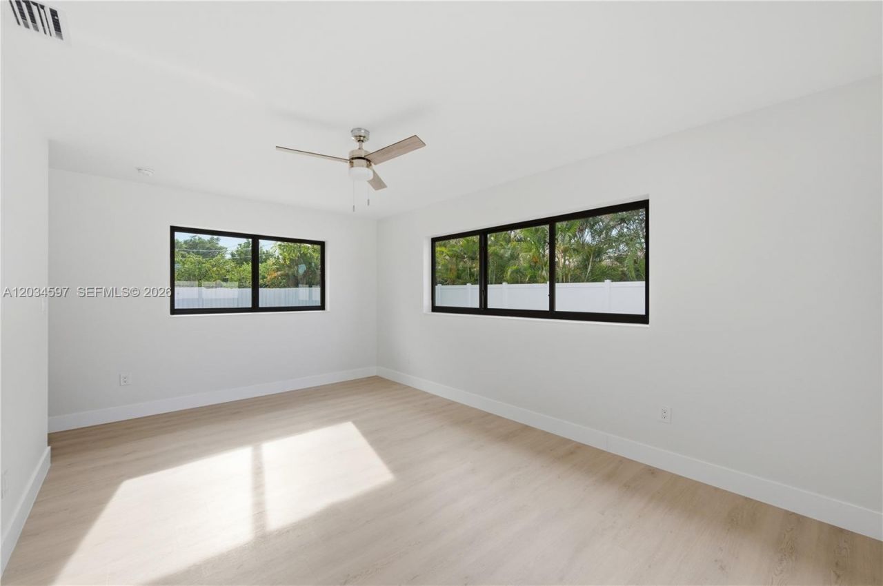 2731 NE 52nd St , Lighthouse Point, FL 33064 Photo