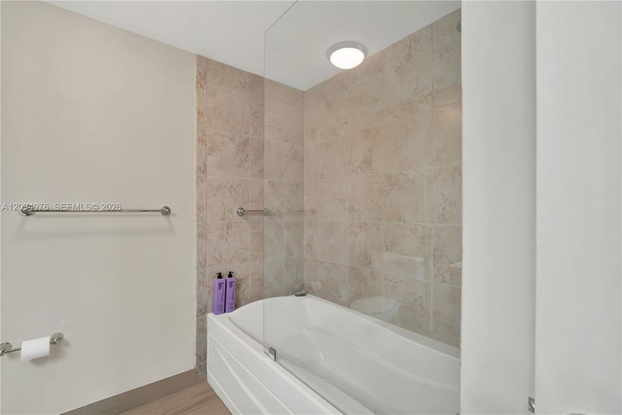 1300 Ponce De Leon Blvd , Unit 901, Coral Gables, FL 33134 Photo