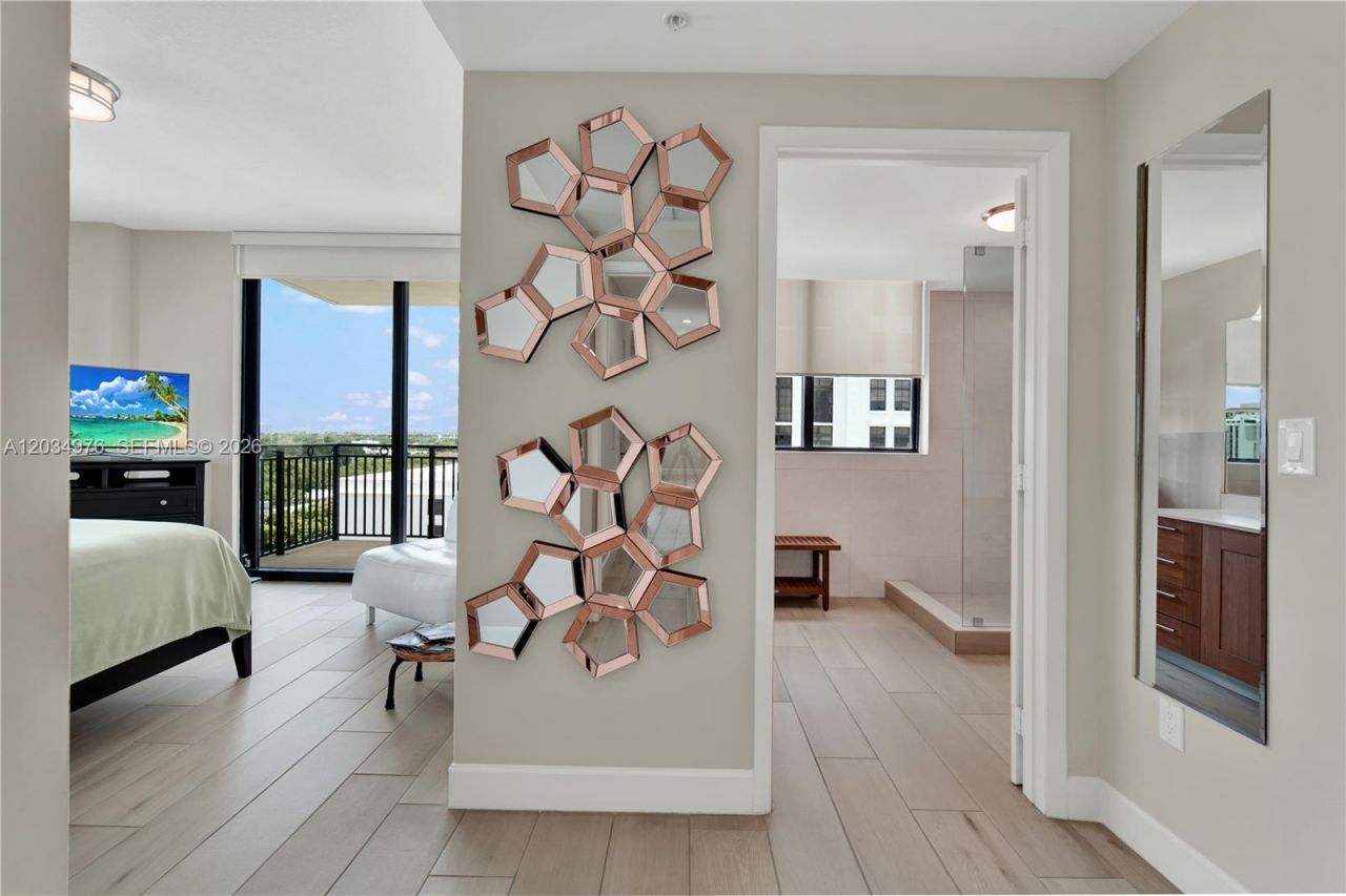 1300 Ponce De Leon Blvd , Unit 901, Coral Gables, FL 33134 Photo