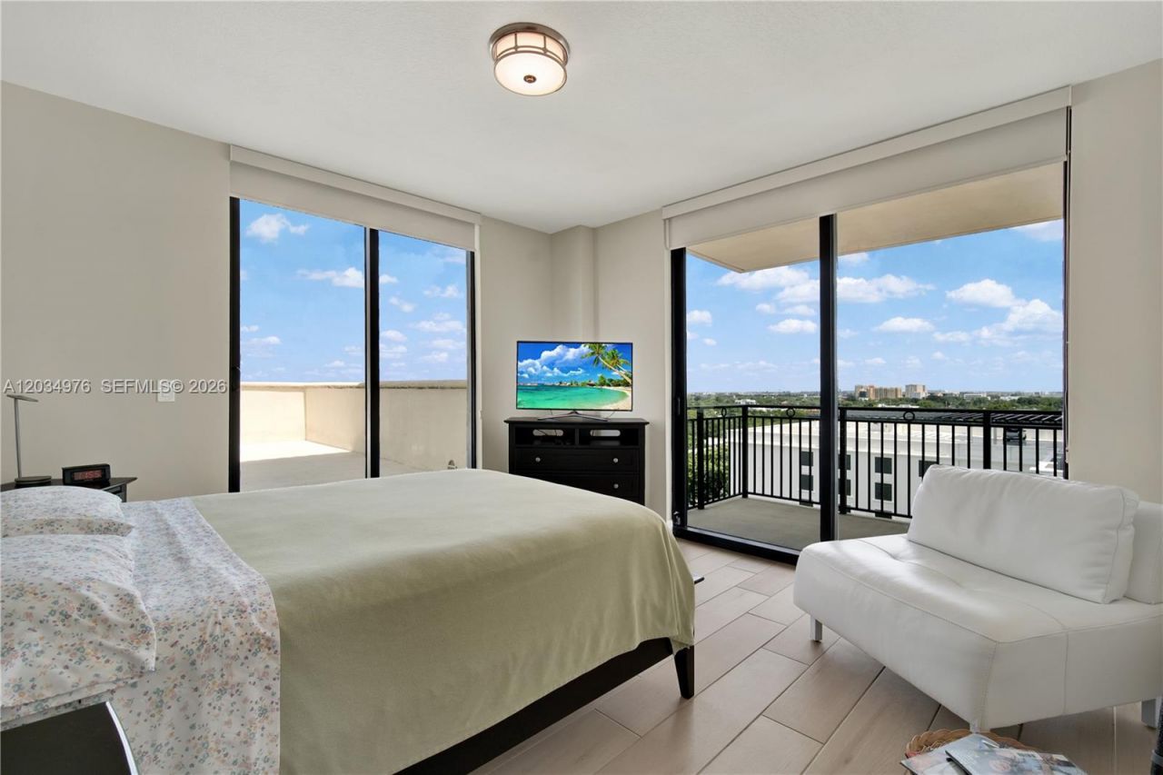 1300 Ponce De Leon Blvd , Unit 901, Coral Gables, FL 33134 Photo