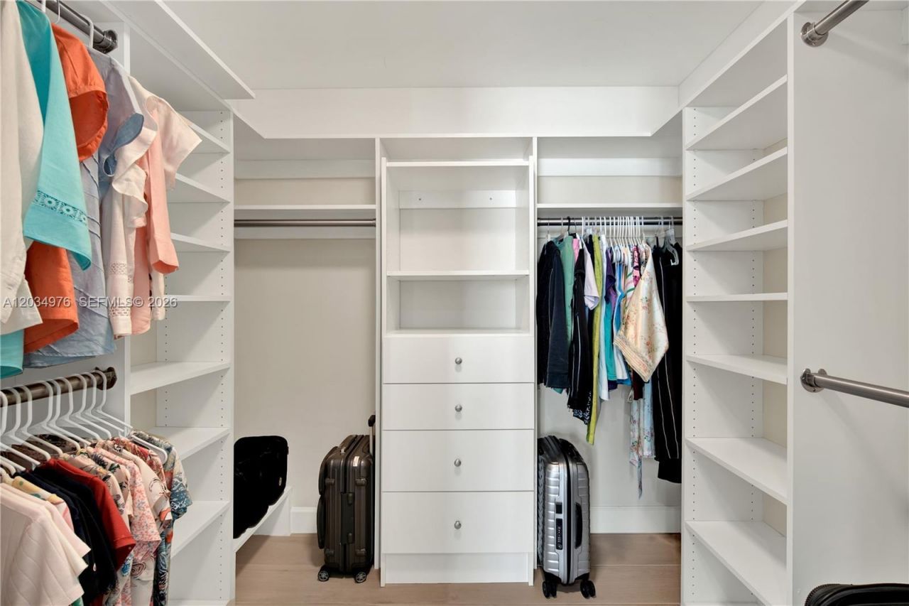 1300 Ponce De Leon Blvd , Unit 901, Coral Gables, FL 33134 Photo