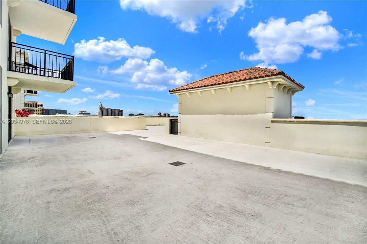 1300 Ponce De Leon Blvd , Unit 901, Coral Gables, FL 33134 Photo