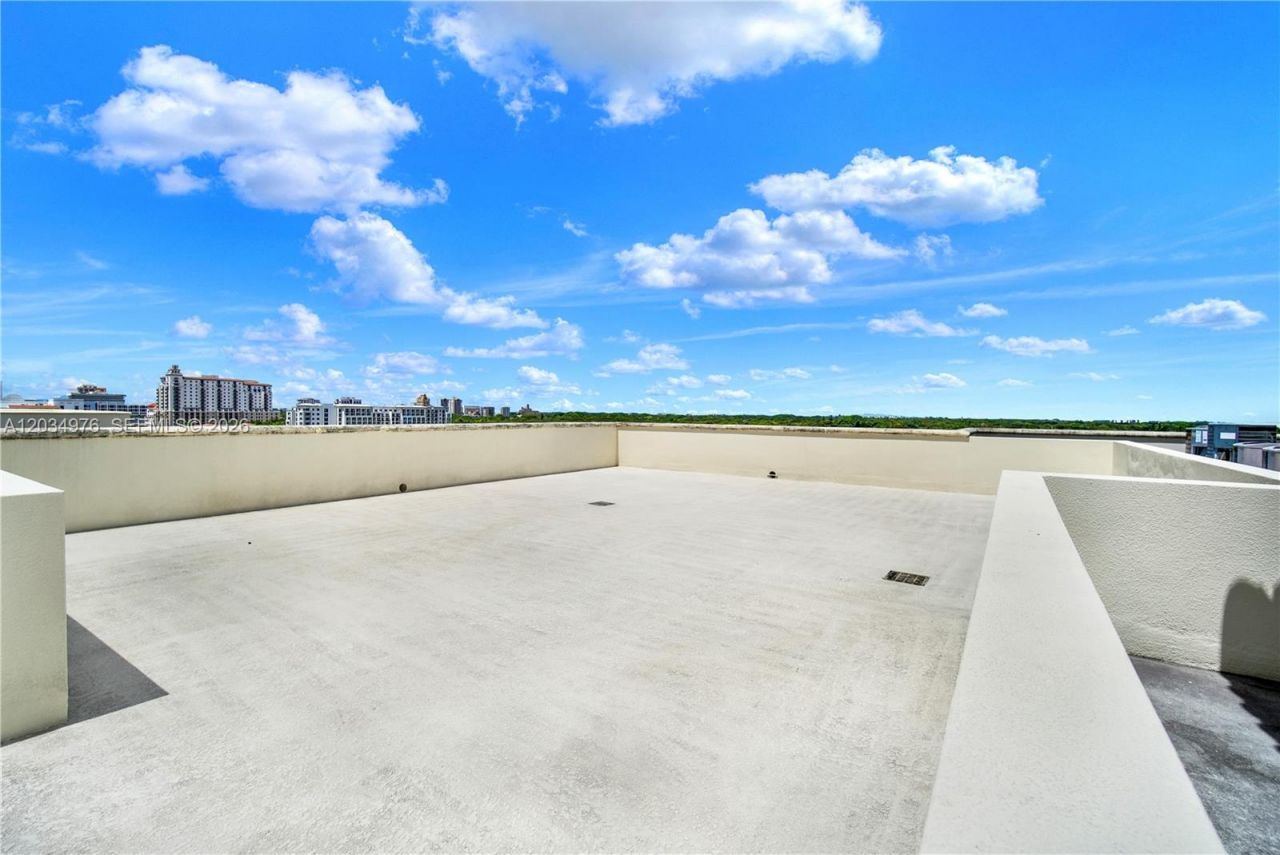 1300 Ponce De Leon Blvd , Unit 901, Coral Gables, FL 33134 Photo