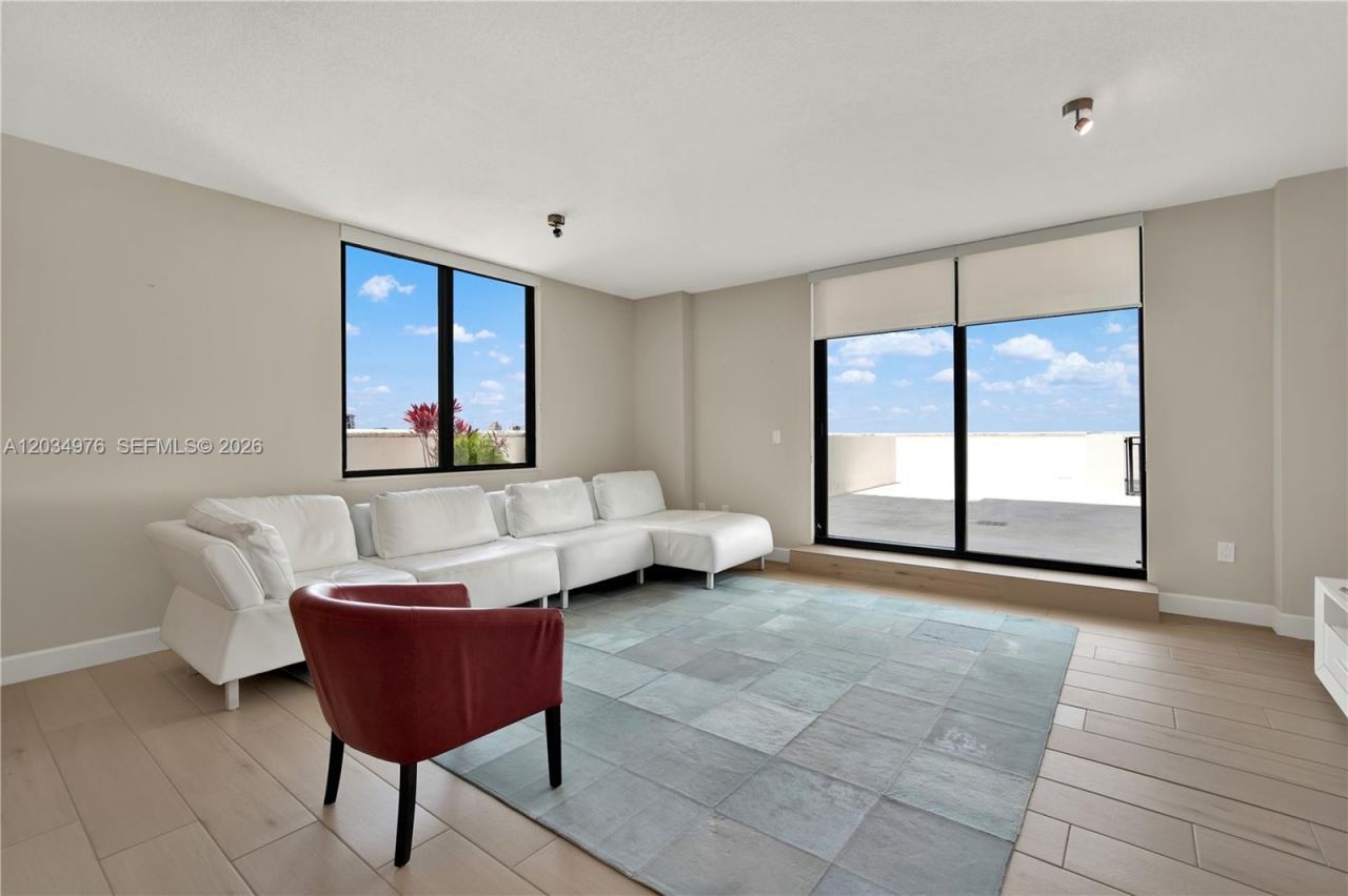 1300 Ponce De Leon Blvd , Unit 901, Coral Gables, FL 33134 Photo