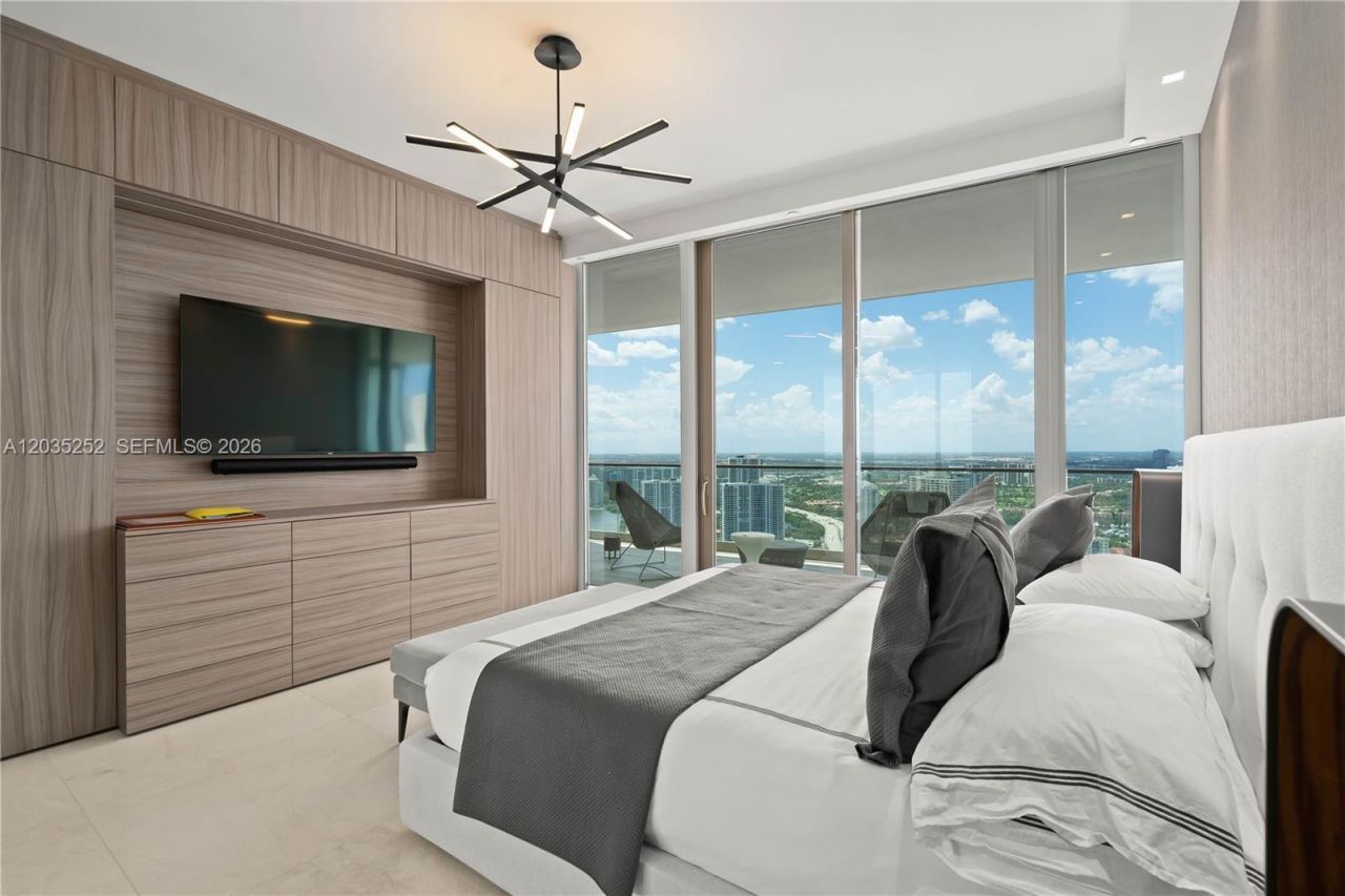 18975 Collins Ave , Unit 3603, Sunny Isles Beach, FL 33160 Photo