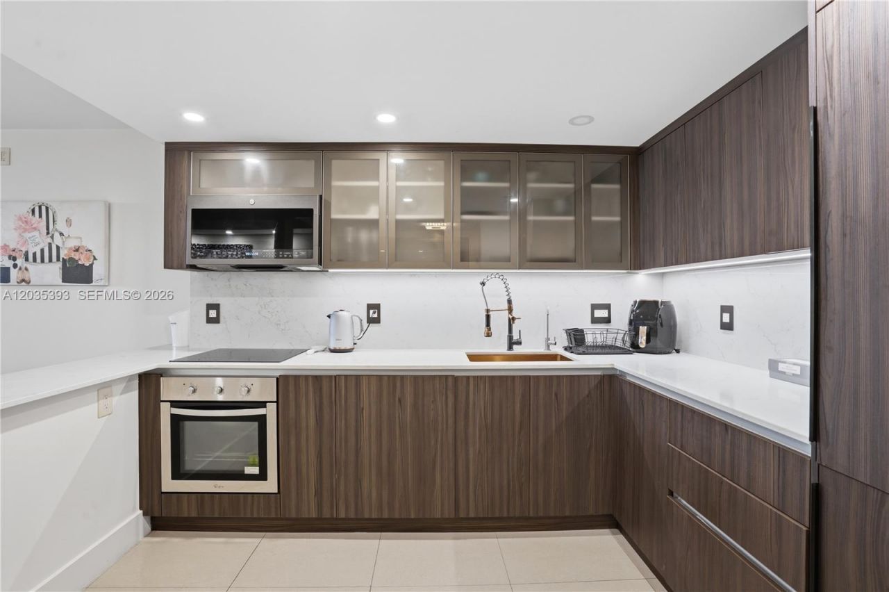 20505 E Country Club Dr , Unit 1739, Aventura, FL 33180 Photo