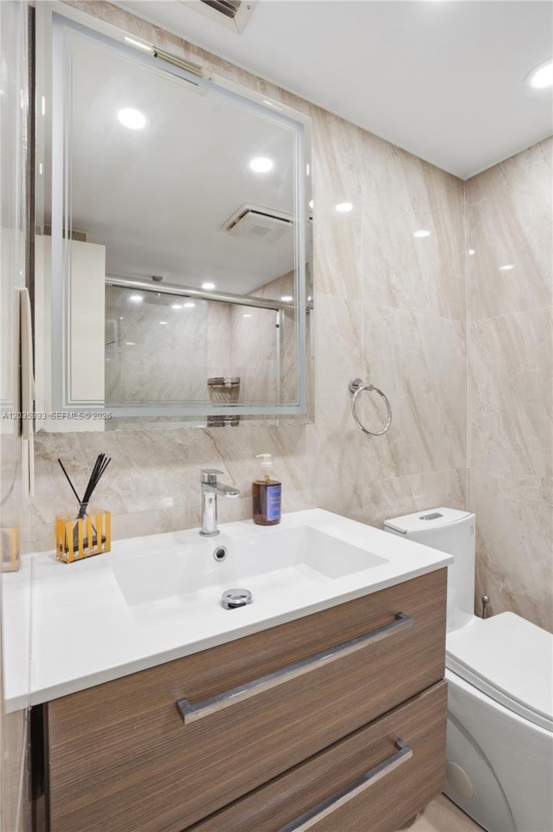 20505 E Country Club Dr , Unit 1739, Aventura, FL 33180 Photo