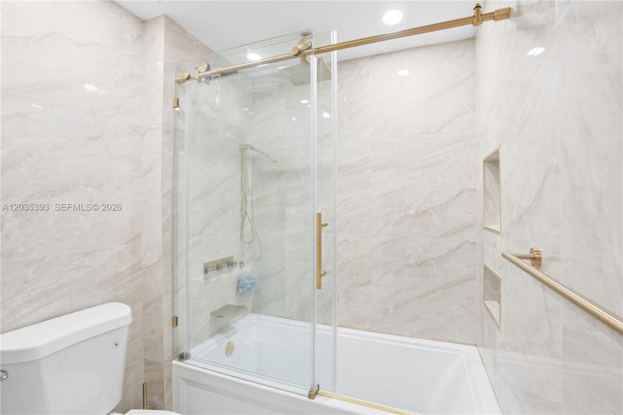 20505 E Country Club Dr , Unit 1739, Aventura, FL 33180 Photo
