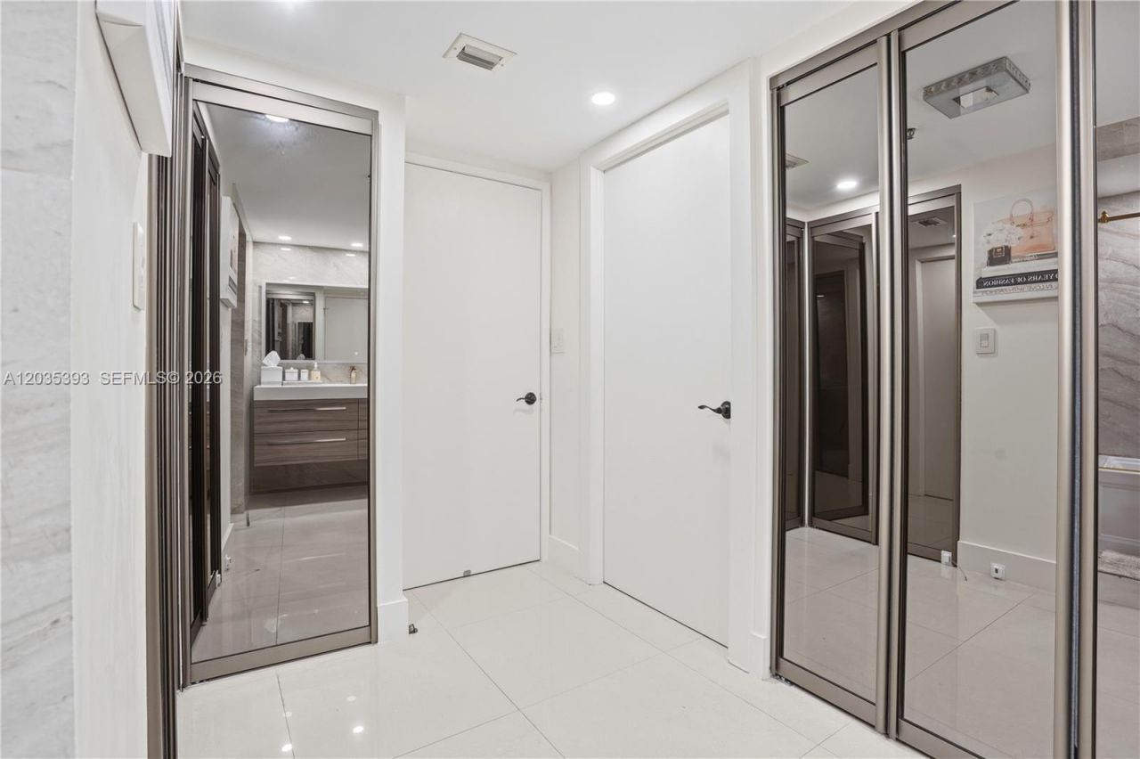 20505 E Country Club Dr , Unit 1739, Aventura, FL 33180 Photo