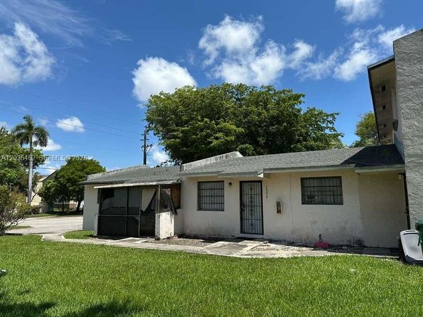 13963 NE 3rd Ct , Unit D2, North Miami, FL 33161
