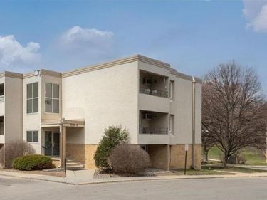 1911 Viking Drive NW, Unit 11, Rochester, MN 55901