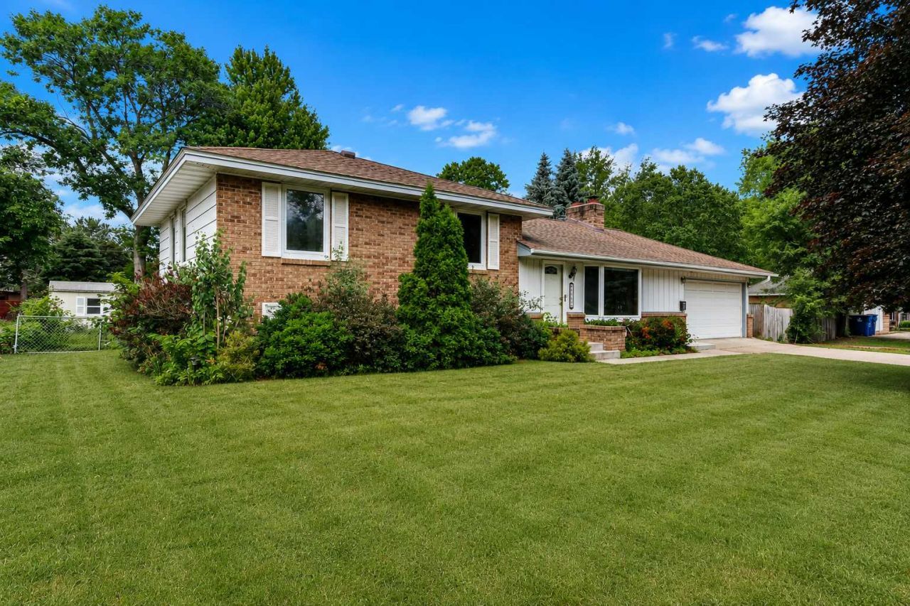 10608 Upton Avenue S, Bloomington, MN 55431
