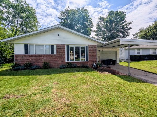 7 Wedgewood Court , Murphysboro, IL 62966