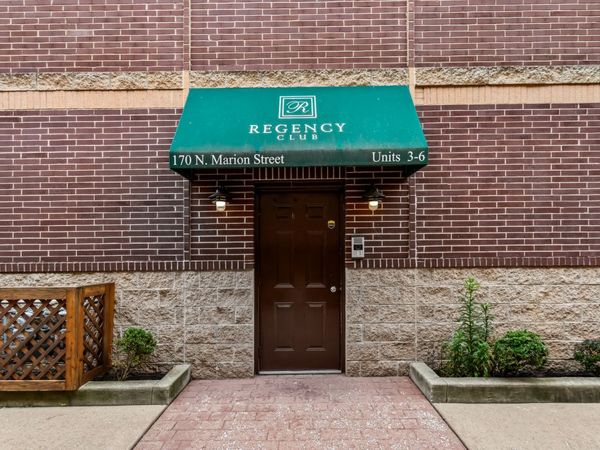 170 N Marion Street , Unit 3, Oak Park, IL 60301