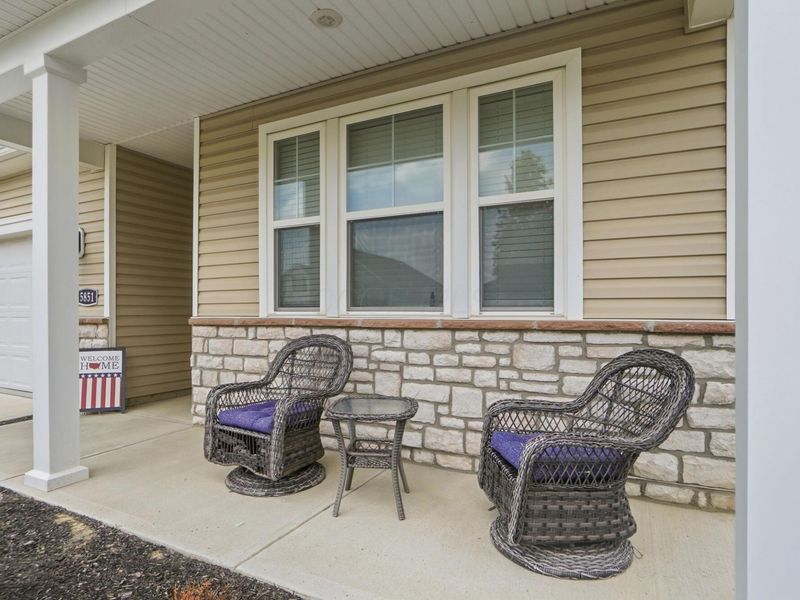 5851 Ryman Drive E, Grove City, OH 43123 Photo 4