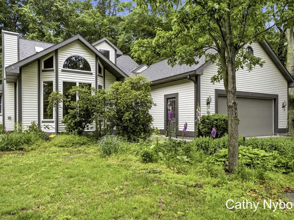 13462 Lakeshore Avenue, Grand Haven, MI 49417