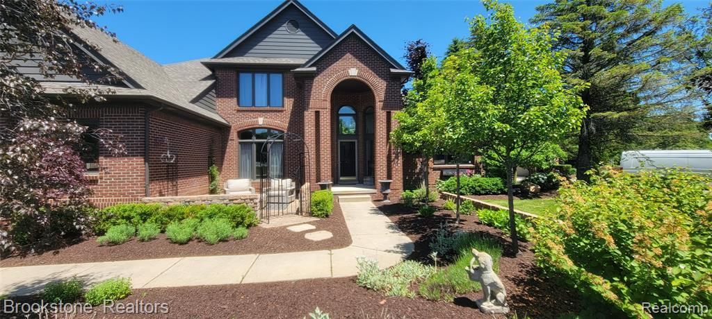 1270 Gleneagles, Highland Township, MI 48357 Main Photo