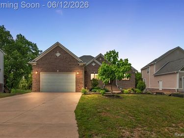 1820 Crimson Ridge Drive, Commerce Twp, MI 48390