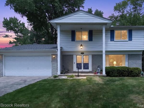 30195 Pleasant Trail, Southfield, MI 48076