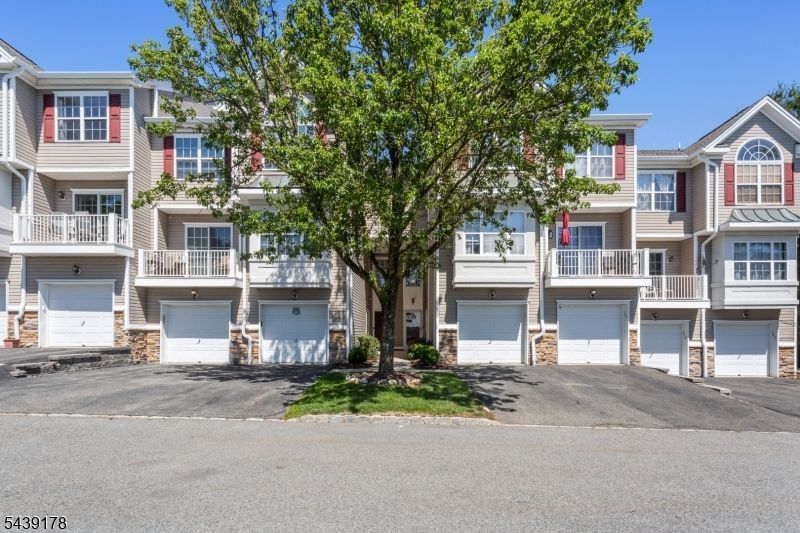 169 Vista Ter, Pompton Lakes, NJ 07442 Main Photo