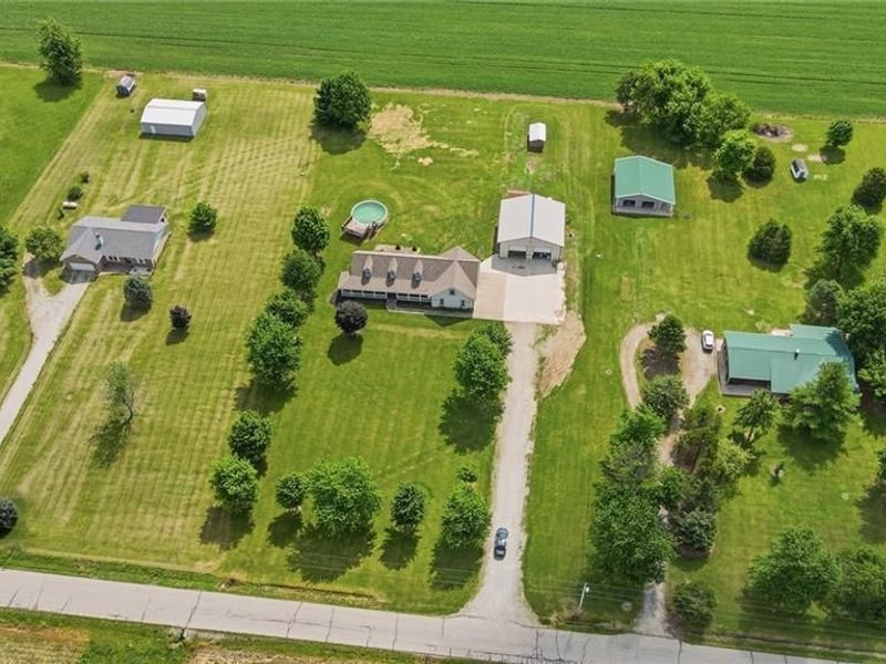 1710 Irvin Road, Jamestown, OH 45335 Photo 4