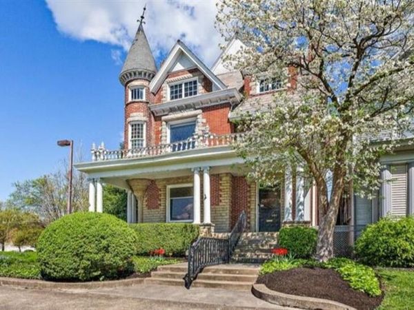 1102 5th Avenue, Huntington, WV 25701