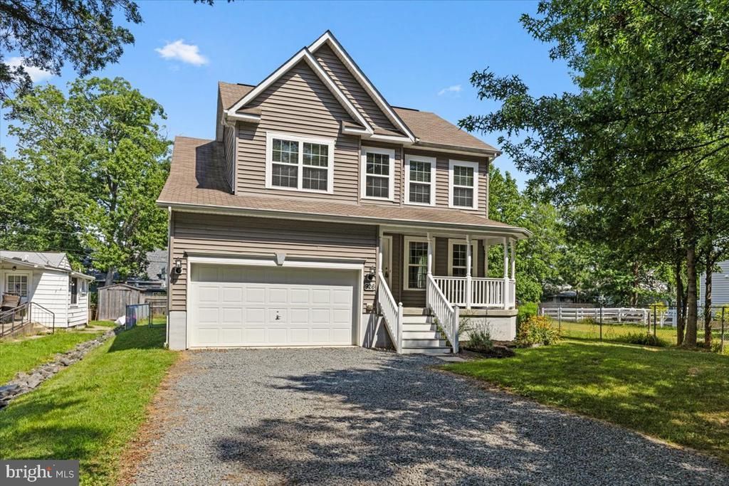 926 Walnut Avenue, North Beach, MD 20714 Main Photo