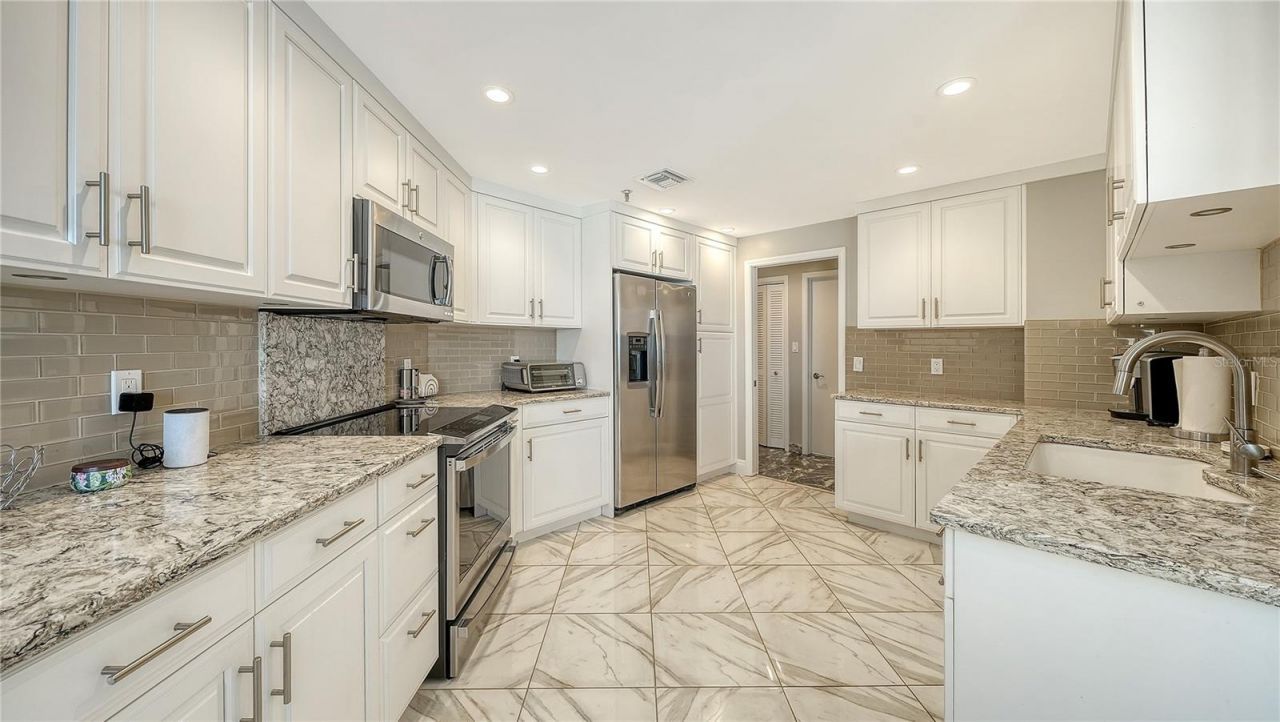 1211 Gulf Of Mexico Drive, Unit 609, Longboat Key, FL 34228 Photo