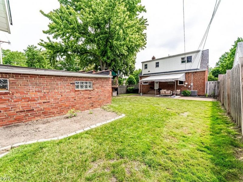 1376 Parkview Drive , Lyndhurst, OH 44124 Photo 31