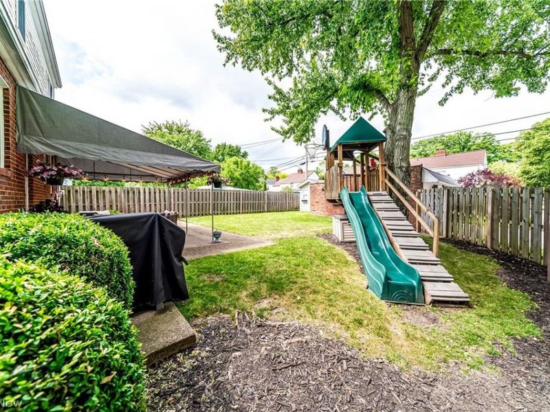 1376 Parkview Drive , Lyndhurst, OH 44124 Photo 32