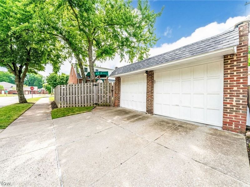 1376 Parkview Drive , Lyndhurst, OH 44124 Photo 34