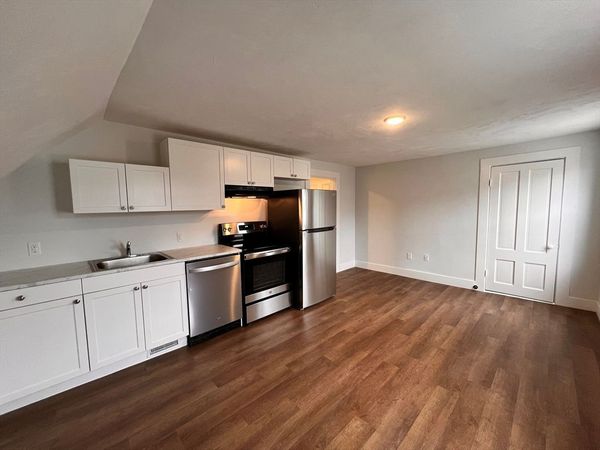 400 Court St, Unit 2, Plymouth, MA 02360