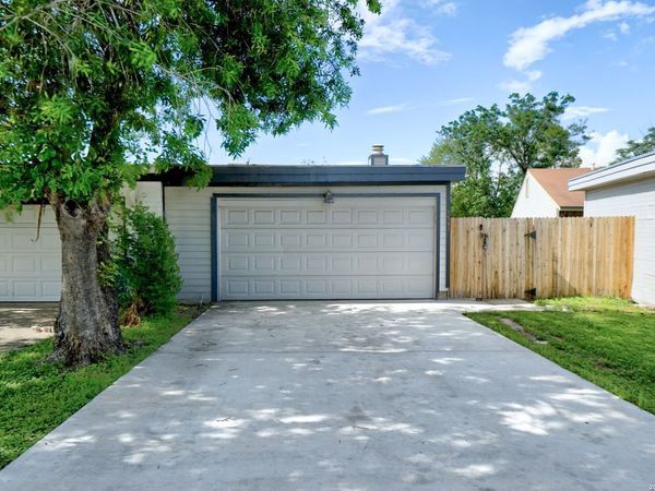 9507 SIMPLICITY DR, San Antonio, TX 78245