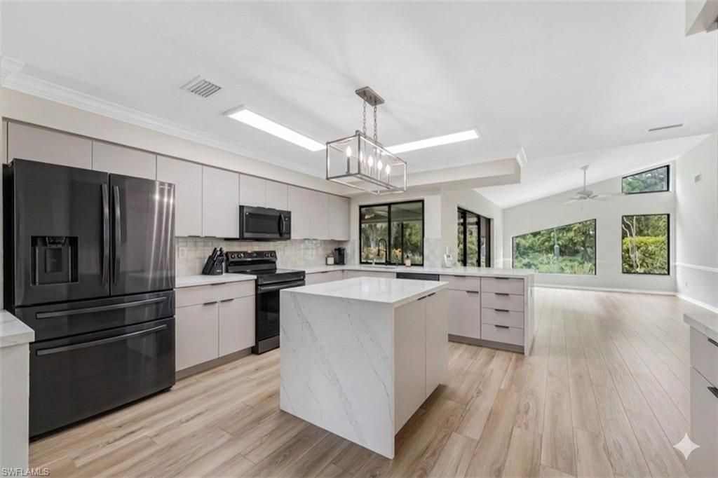 509 Cypress Way E, Naples, FL 34110 Photo
