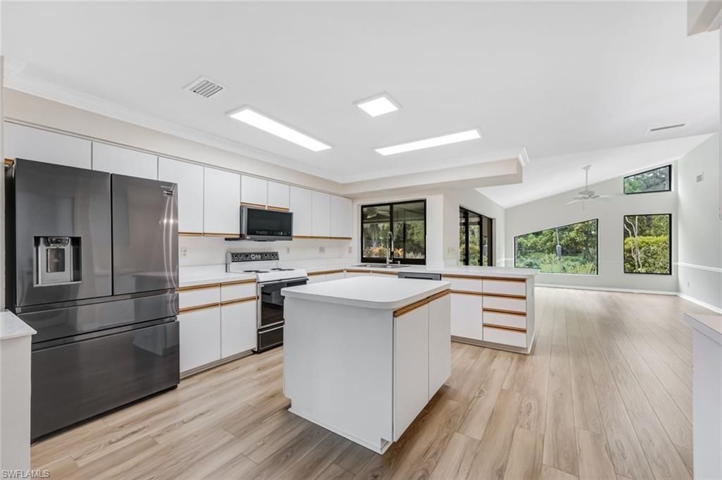 509 Cypress Way E, Naples, FL 34110 Photo