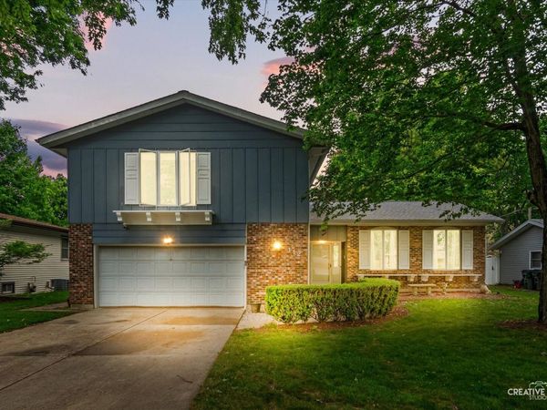 112 Hickory Street , Oswego, IL 60543