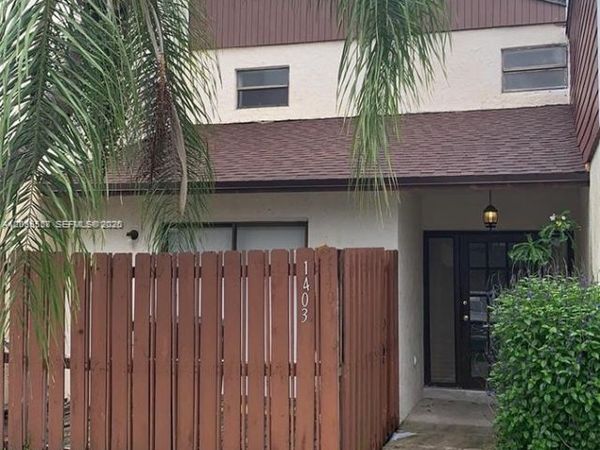 1403 White Pine Dr , Wellington, FL 33414