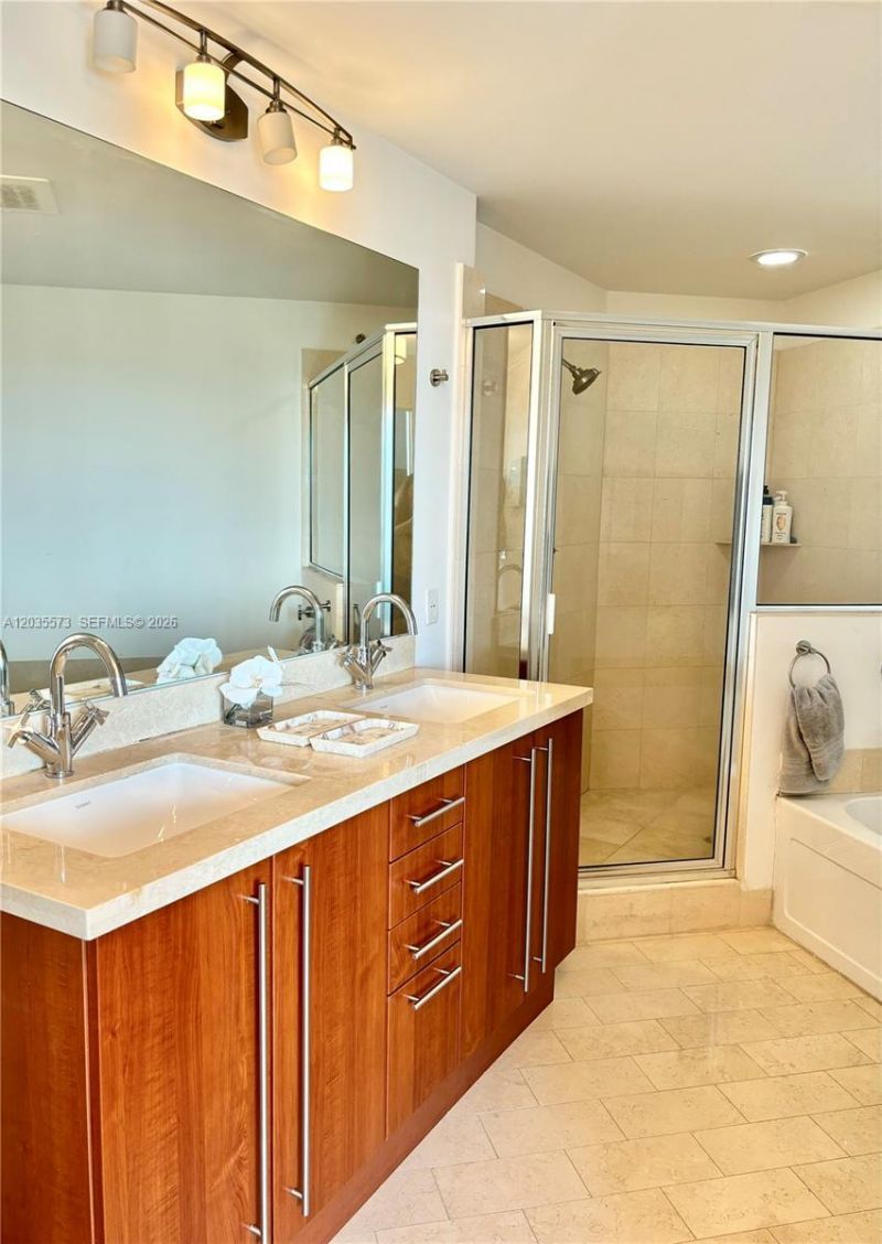 79 SW 12th St , Unit 4012-S, Miami, FL 33130 Photo
