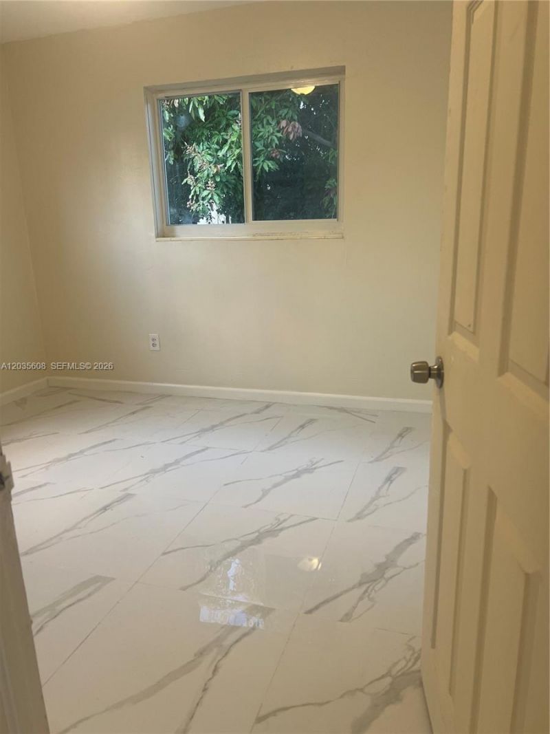 395 NE 112th St , Miami, FL 33161 Photo