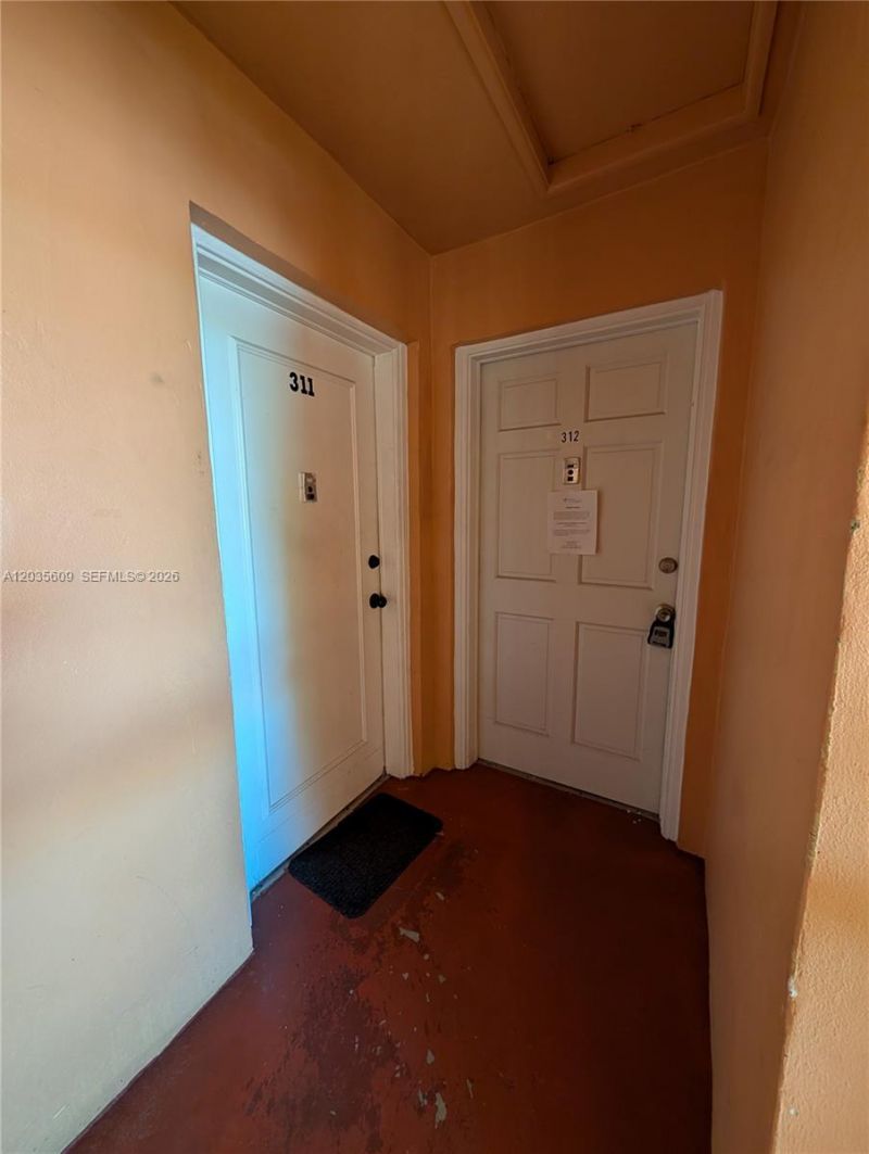 19080 NE 3rd Ct , Unit 311, Miami, FL 33179 Photo