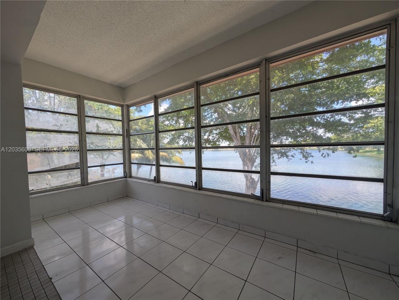 19080 NE 3rd Ct , Unit 311, Miami, FL 33179 Photo