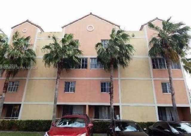 6175 NW 186th St , Unit 305, Hialeah, FL 33015 Photo