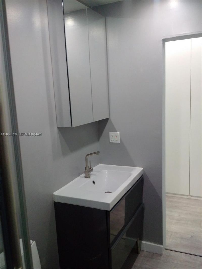 1525 Meridian Ave , Unit 104, Miami Beach, FL 33139 Photo