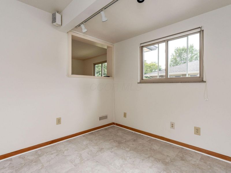 2398 Beverly Place, Columbus, OH 43209 Photo 13