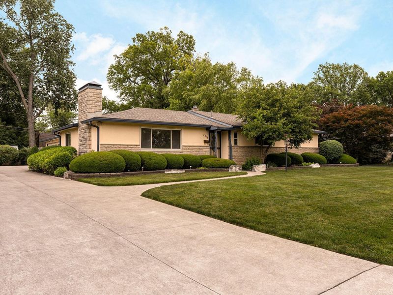 2398 Beverly Place, Columbus, OH 43209 Photo 3