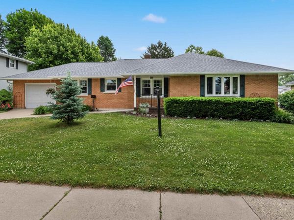 809 Grove Street, Beaver Dam, WI 53916