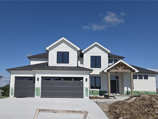 4445 Tee Box Drive, Basehor, KS 66007