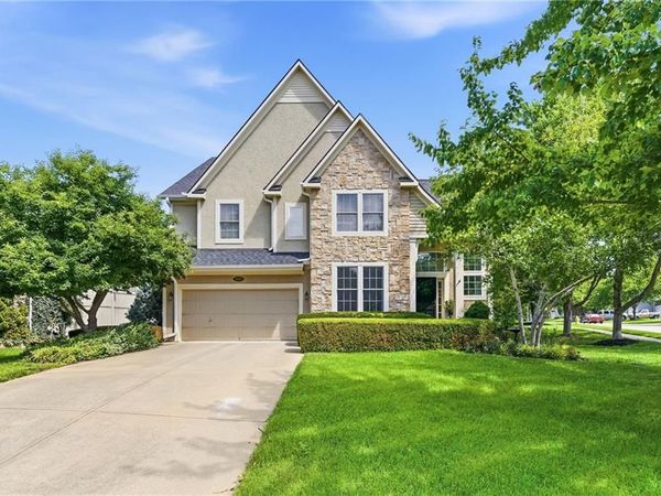 16660 W 155 Terrace, Olathe, KS 66062