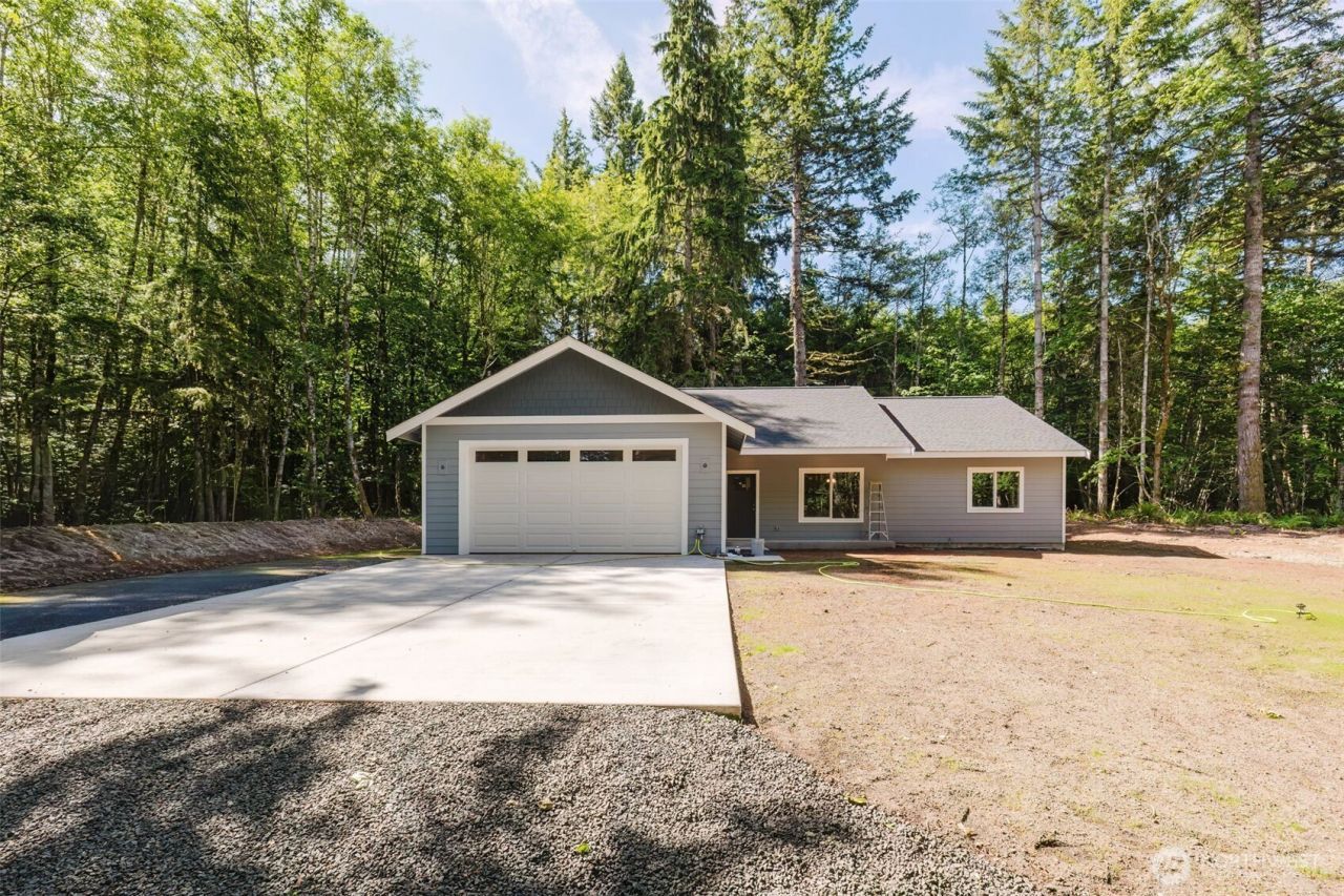 61 E Olyview Place, Grapeview, WA 98546